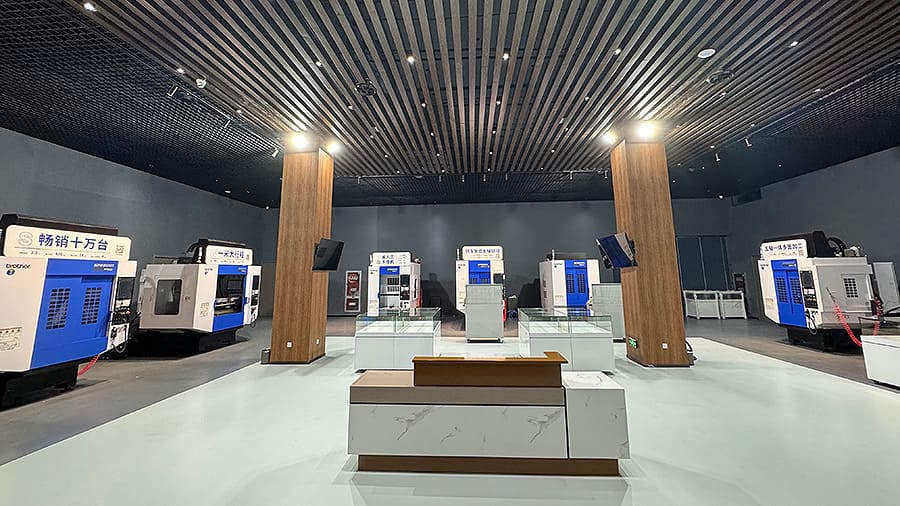 �ֵܻ�����������-�Ͼ�չ��