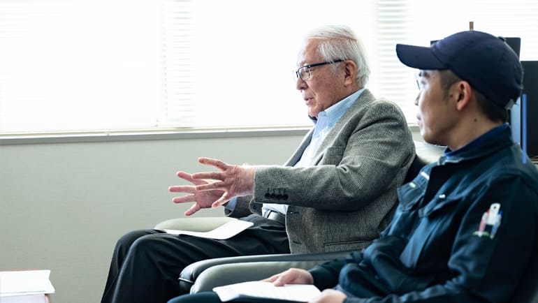 ���ڽ��ܲɷõ�С������